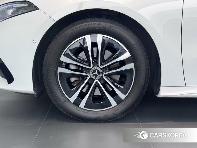 Mercedes-Benz Class A 2023 Белый из Китая, фото 6