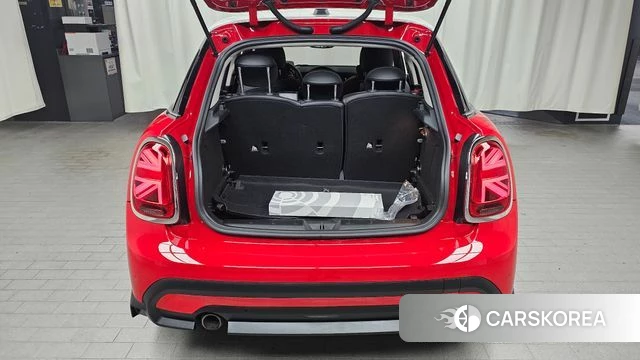 Mini Cooper 2023 Красный из Кореи, фото 6