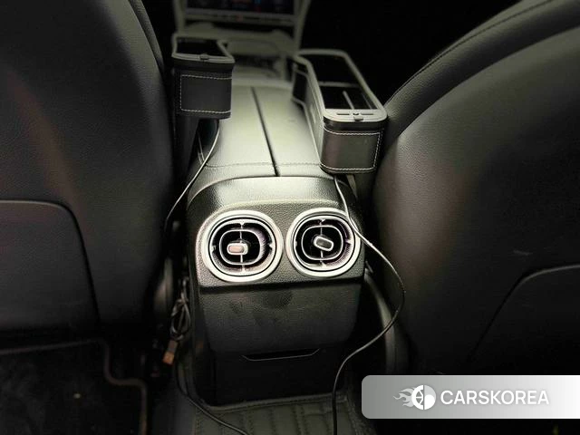 Mercedes-Benz C-class PHEV 2024 Белый из Китая, фото 6