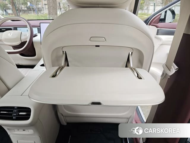 Dongfeng Fengshen L8 PHEV 2026 Серебристо-серый из Китая, фото 6