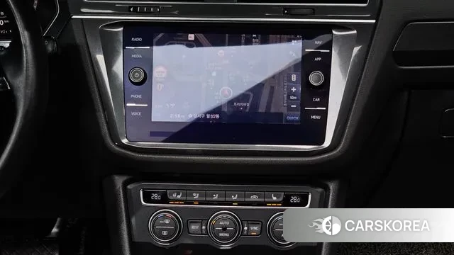 Volkswagen Tiguan Allspace 2018 Белый из Кореи, фото 6