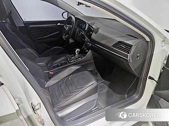 Volkswagen 7th Generation of Jetta 2023 Белый из Кореи, фото 6