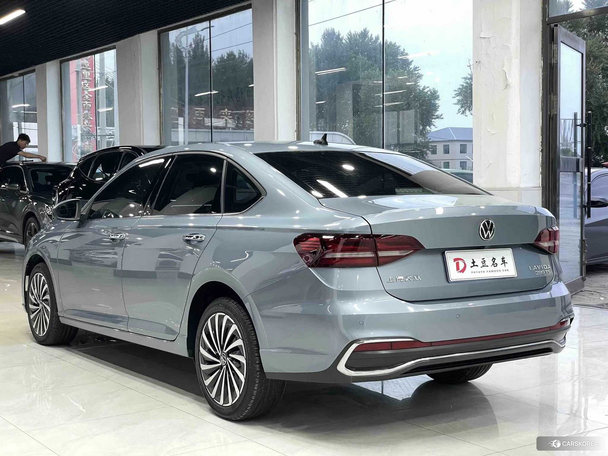 Volkswagen Lavida 2022 Синий из Китая, фото 6