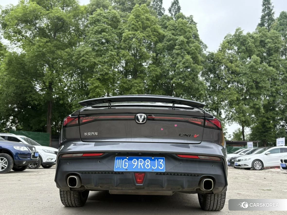 Chang'an UNI-V 2022 Темно-серый из Китая, фото 6