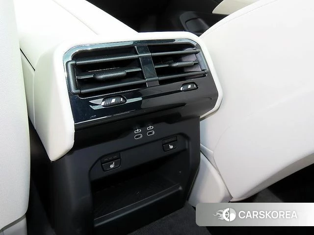 BMW 5 Series (G60) 2025 Белый из Кореи, фото 6