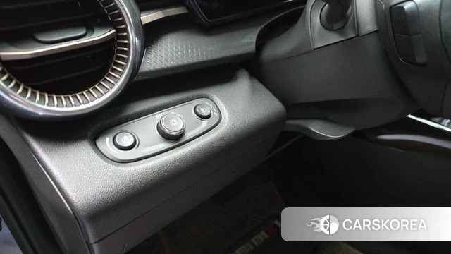 Chevrolet (GM Daewoo) Trax Crossover 2023 Серебристо-серый из Кореи, фото 6