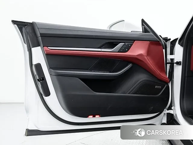 Porsche Taycan 2023 Белый из Кореи, фото 6