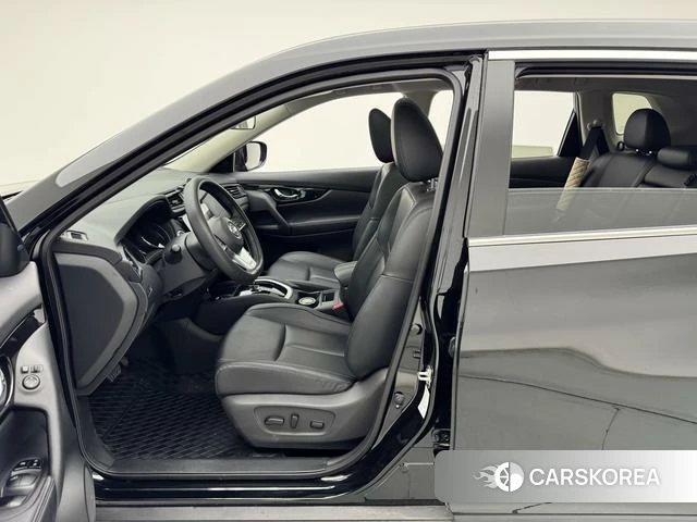 Nissan Qijun 2025 Черный из Китая, фото 6