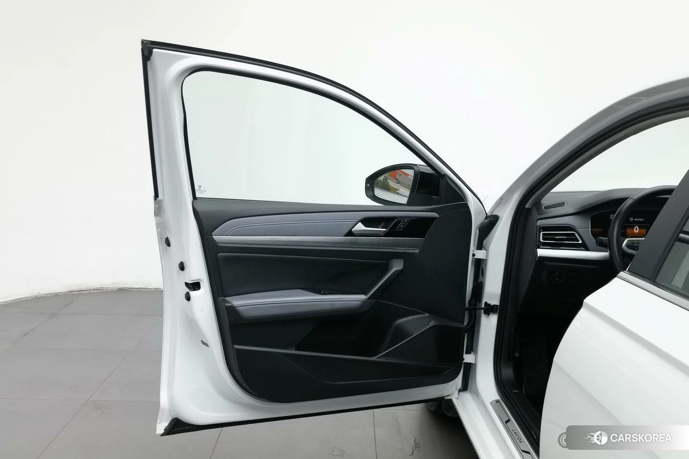Volkswagen Lavida 2022 Белый из Китая, фото 6