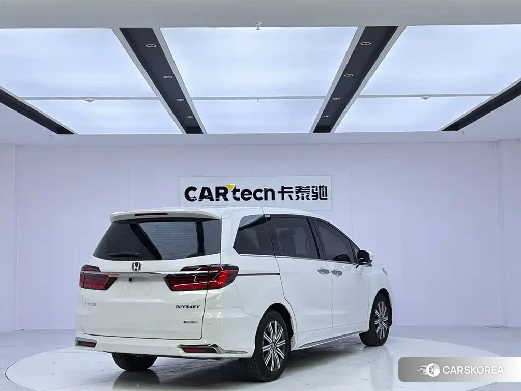 Honda Odyssey 2024 Белый из Китая, фото 6