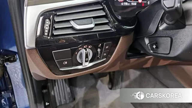 BMW 5 Series (G30) 2020 Синий из Кореи, фото 6