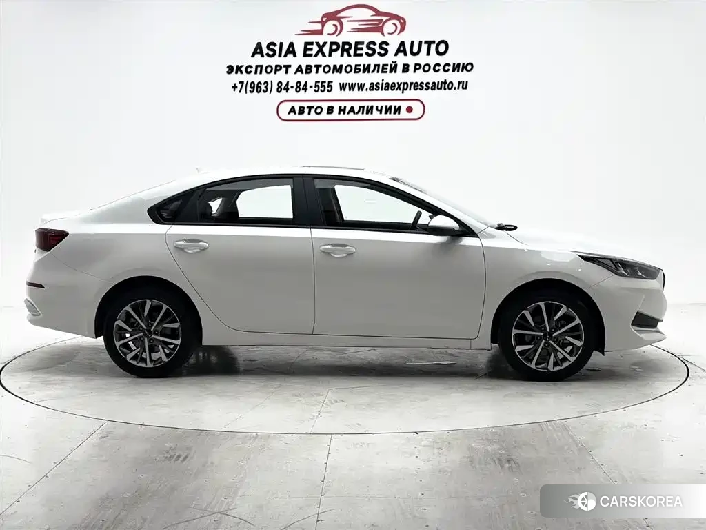 Kia K3 2023 Белый из Китая, фото 6