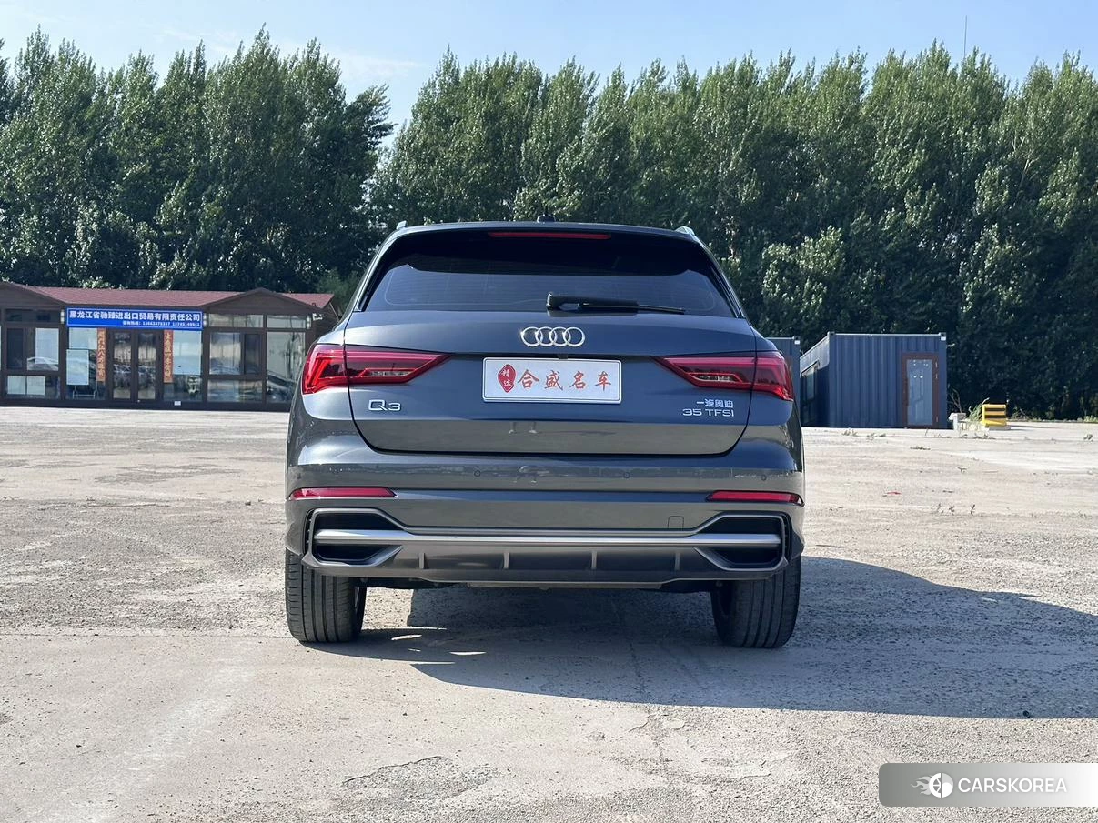 Audi Q3 2022 Темно-серый из Китая, фото 6