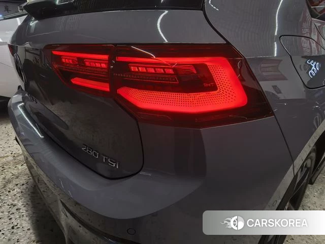 Volkswagen Golf 2023 Темно-серый из Китая, фото 6
