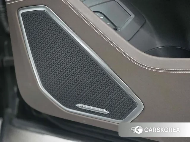 Lamborghini Urus 2023 Коричневый из Кореи, фото 6