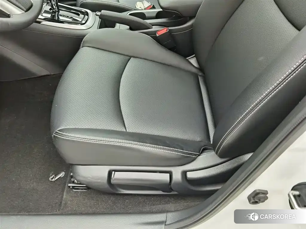 Nissan Tiida 2024 Белый из Китая, фото 6