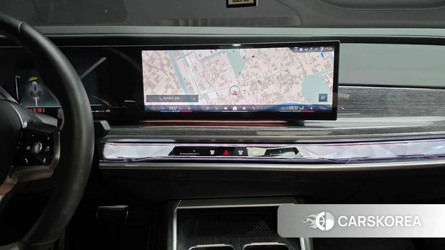 BMW 7 Series (G70) 2023 Небесно-голубой из Кореи, фото 6