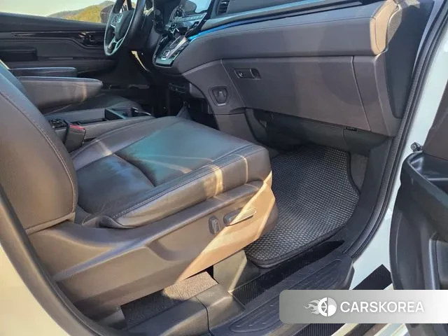 Honda Odyssey 2018 Белый из Кореи, фото 6