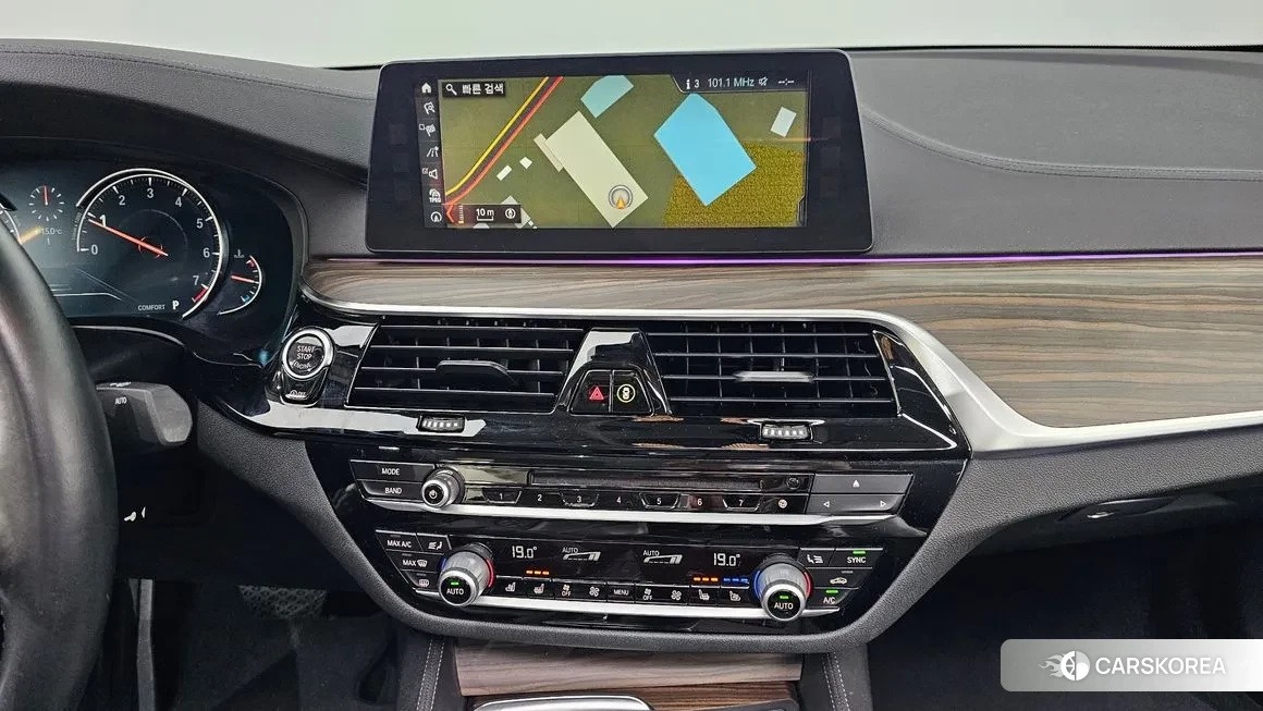 BMW 5 Series (G30) 2018 Синий из Кореи, фото 6