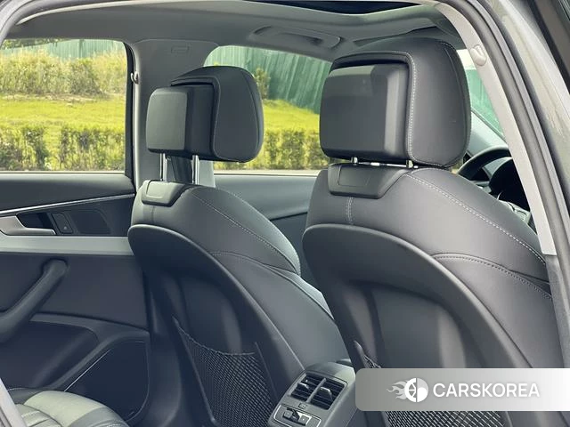 Audi A4L 2021 Темно-серый из Китая, фото 6