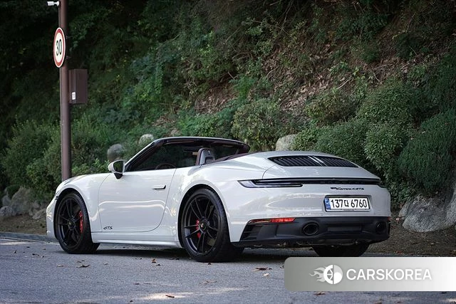 Porsche 911(992) 2023 Серебристо-серый из Кореи, фото 6