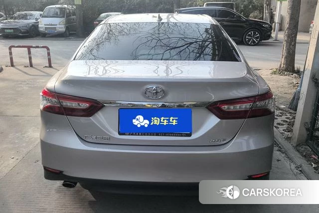 Toyota Camry 2023 Шампань из Китая, фото 6