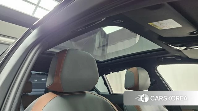 BMW 5 Series (G60) 2024 Серебристо-серый из Кореи, фото 6