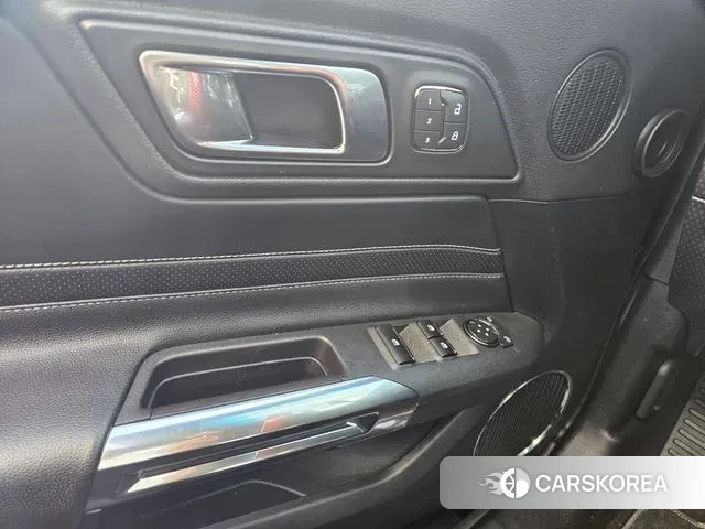 Ford Mustang 2019 Черный из Кореи, фото 6