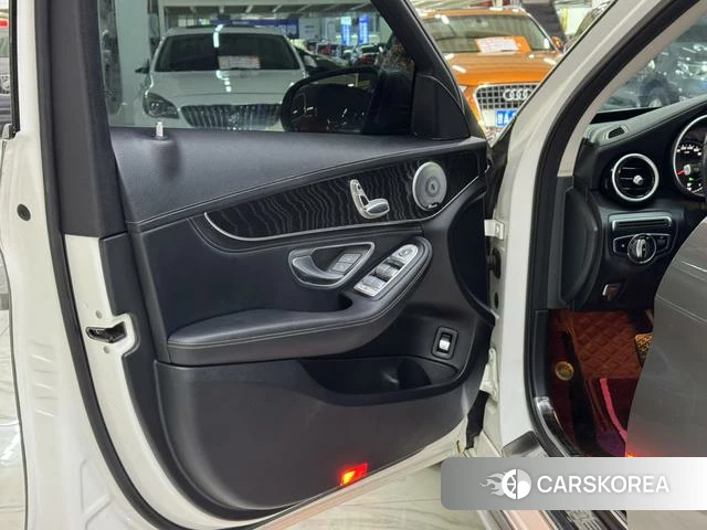 Mercedes-Benz Class C 2019 Серебристо-серый из Китая, фото 6