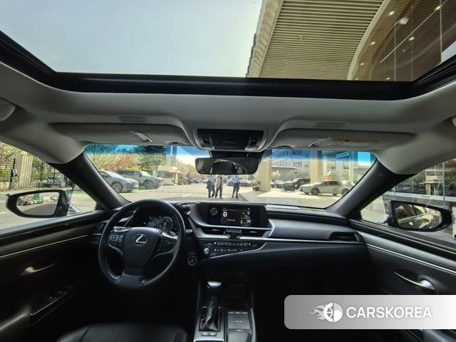 Lexus ES 2020 Серебристо-серый из Китая, фото 6