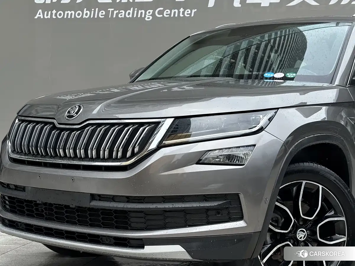 Skoda Kodiak 2019 Silver/gray из Китая, фото 6