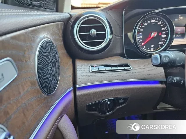 Mercedes-Benz E-Class W213 2019 Белый из Кореи, фото 6