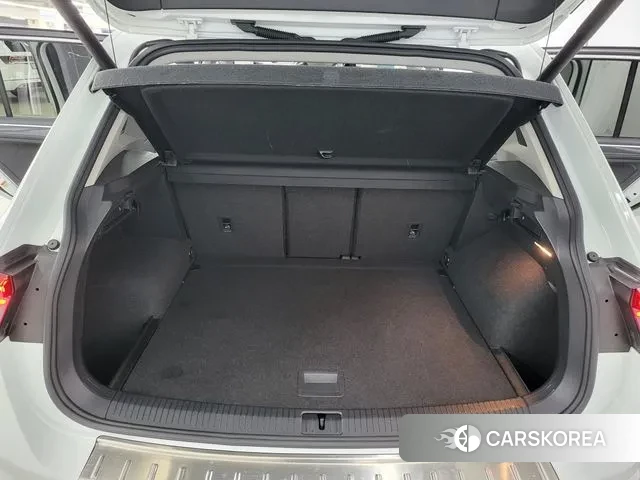 Volkswagen Tiguan second Generation 2020 Белый из Кореи, фото 6