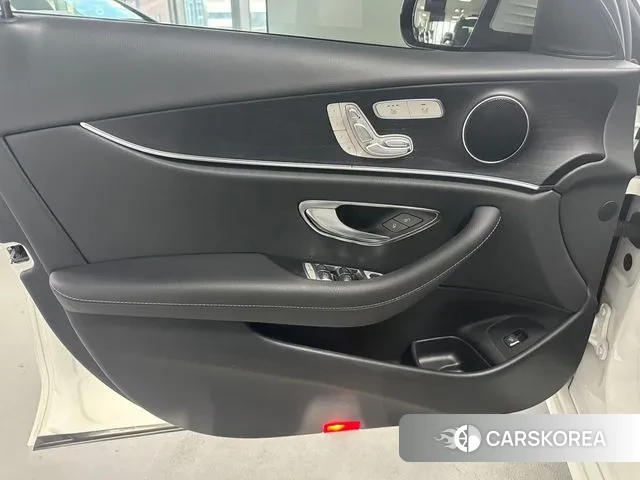 Mercedes-Benz E-Class W213 2020 Белый из Кореи, фото 6