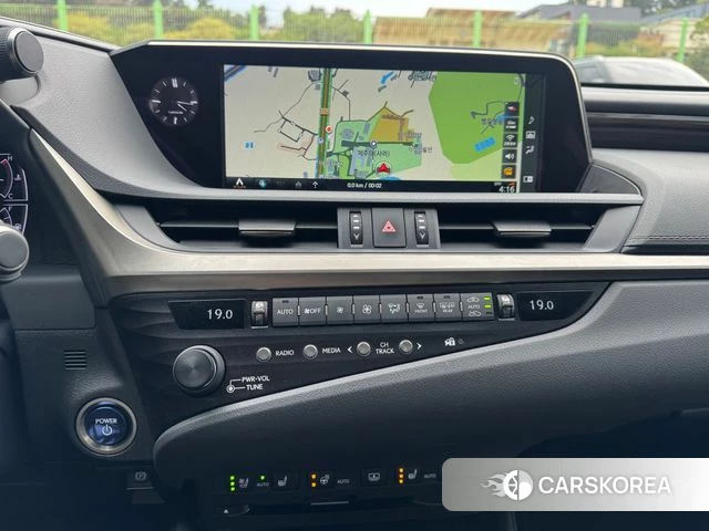 Lexus ES300h 7th generation 2020 Жемчужный цвет из Кореи, фото 6