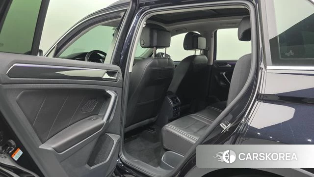 Volkswagen Tiguan second Generation 2022 Черный из Кореи, фото 6