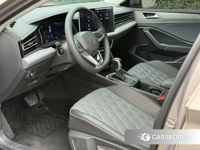 Volkswagen Sagitar 2024 Серебристо-серый из Китая, фото 6