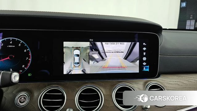 Mercedes-Benz E-Class W213 2022 Светло-серебряный цвет из Кореи, фото 6