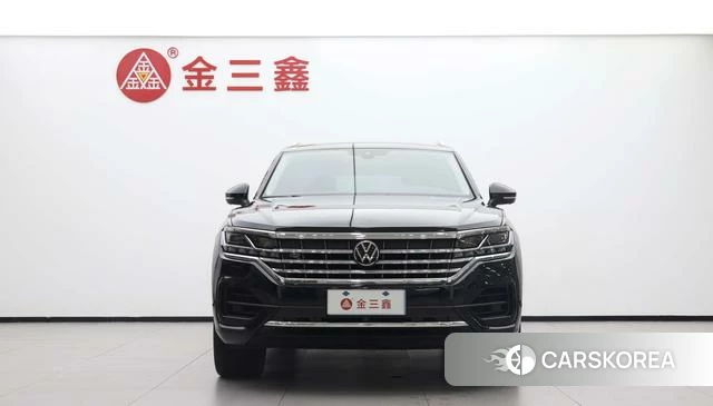 Volkswagen Touareg 2024 Черный из Китая, фото 6