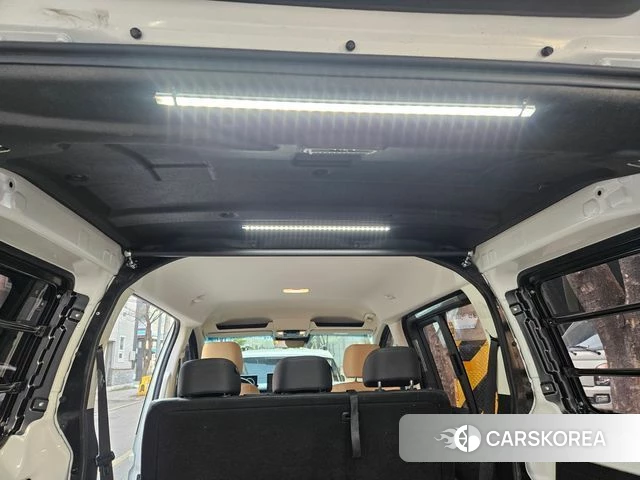 Hyundai The New Staria 2026 Белый из Кореи, фото 6