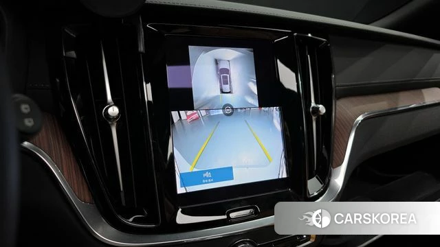 Volvo V60 Cross-Country 2nd Generation 2024 Светло-серебряный цвет из Кореи, фото 6