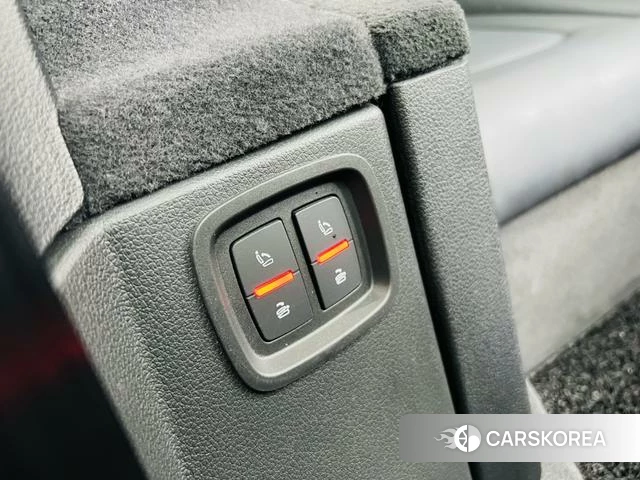 Audi Q7 2023 Черный из Китая, фото 6