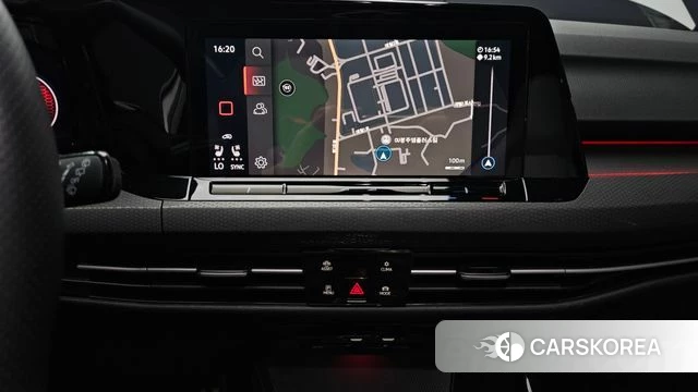 Volkswagen Golf 8th Generation 2024 Белый из Кореи, фото 6