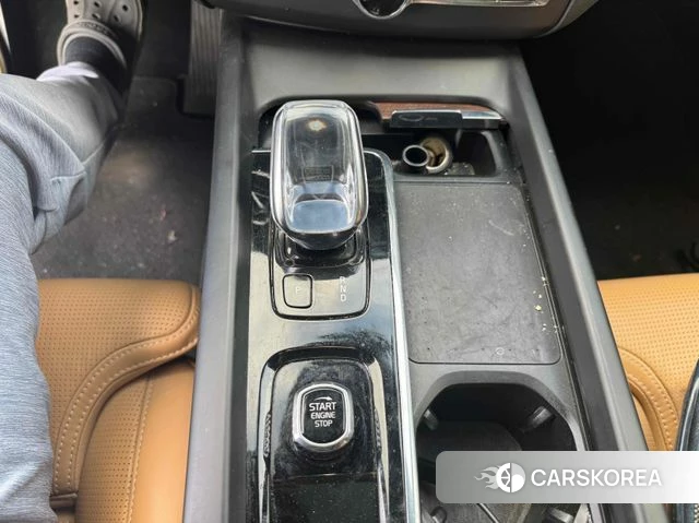 Volvo XC60 second Generation 2022 Белый из Кореи, фото 6