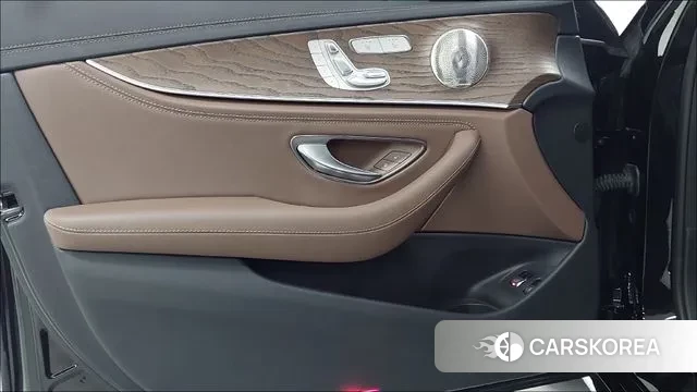 Mercedes-Benz E-Class W213 2022 Черный из Кореи, фото 6