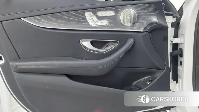 Mercedes-Benz E-Class W213 2022 Белый из Кореи, фото 6