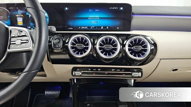 Mercedes-Benz A-Class W177 2022 Белый из Кореи, фото 6