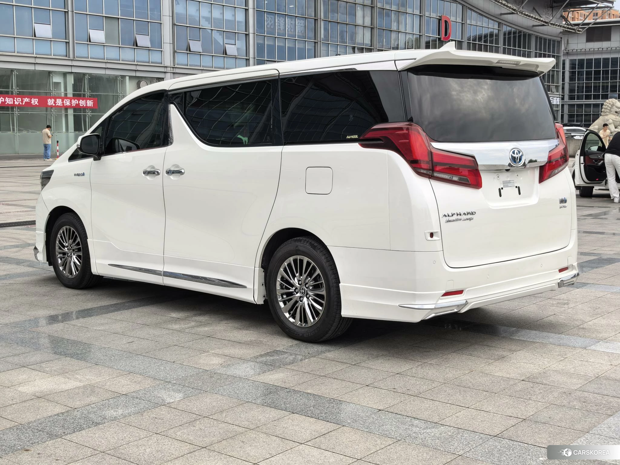 Toyota Elfa 2021 Белый из Китая, фото 6