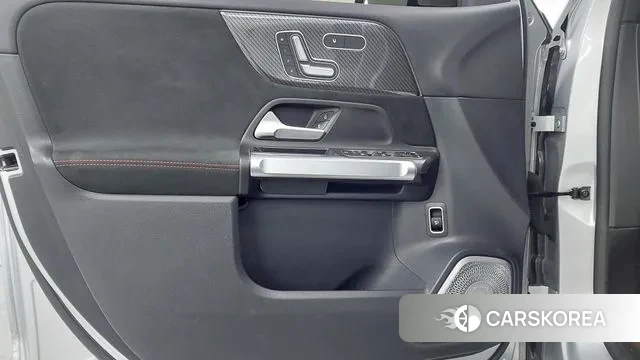 Mercedes-Benz GLB-Class X247 2023 Серебряный из Кореи, фото 6