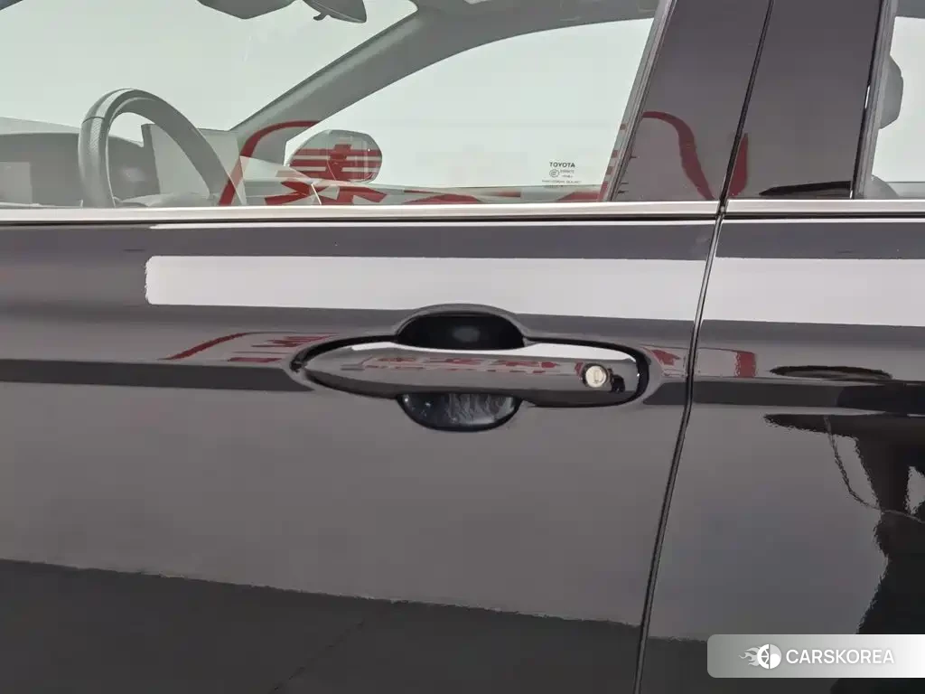 Toyota Camry 2024 Черный из Китая, фото 6